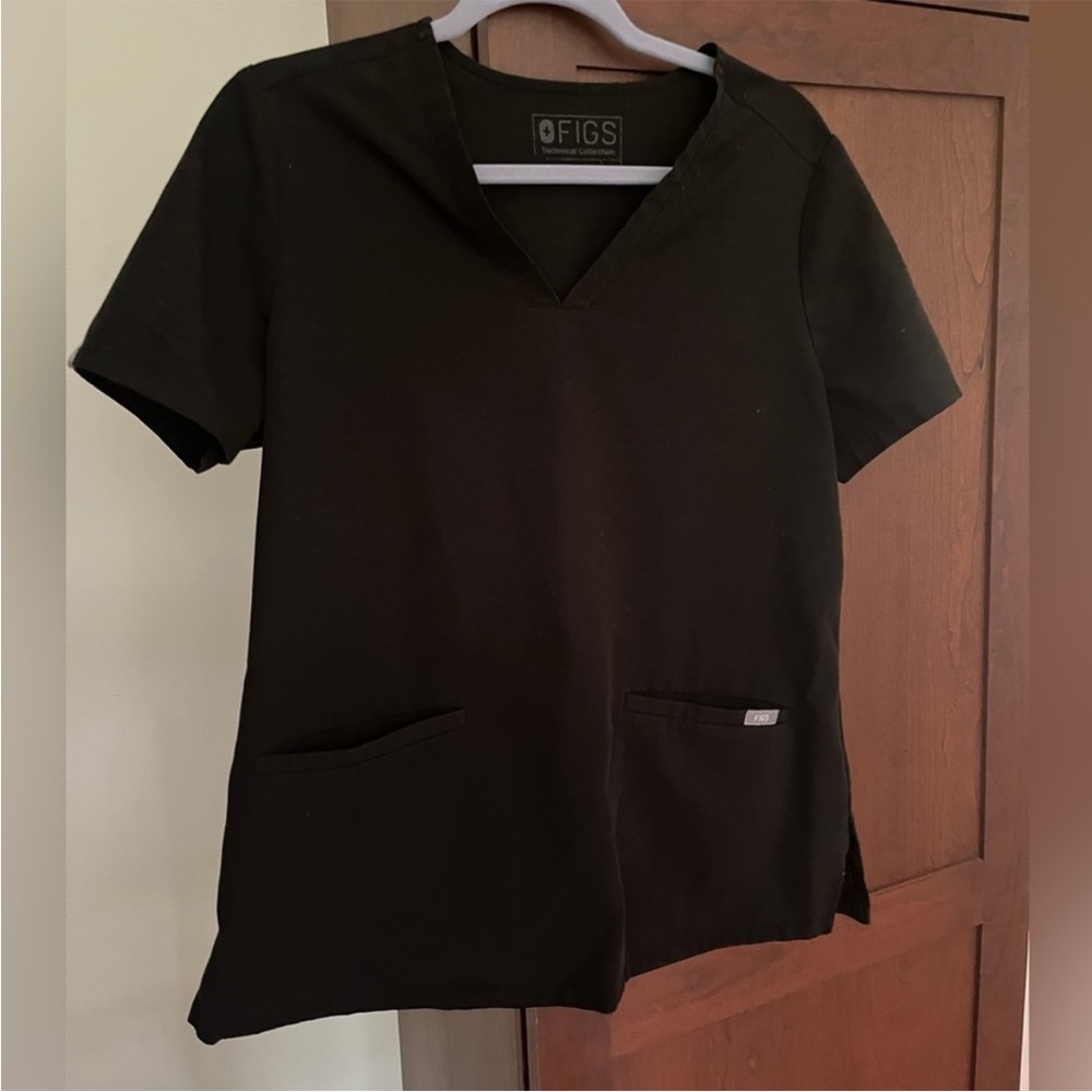 Figs Casma 3 Pocket Scrub Top